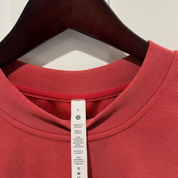 Lululemon Perfectly Oversized Cropped Crew *Softstreme Cayenne- Women's 0 NWOT - Picture 7 of 7